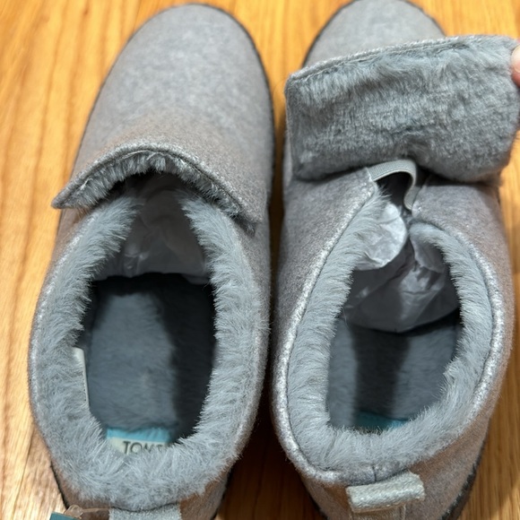 TOMS WOMEN NAHLA FROST GREY VEGAN SLIPPER SIZE 9 - Picture 6 of 6